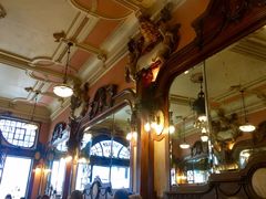 -Majestic Café
