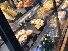 -星巴克臻选(莘庄仲盛店)