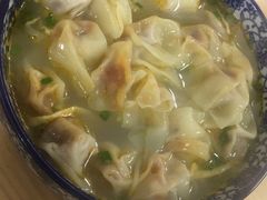 蟹黄小馄饨-易家桥黄忠明点心铺(易家桥菜市场店)