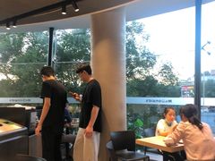 -麦当劳(展览路店)