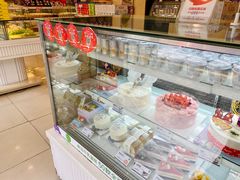 零售区-绿姿鲜奶烘焙(掌起店)