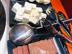 -六州府地锅鸡·农家菜·龙虾(未来科技城店)