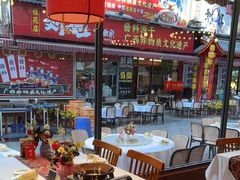 -刘姐啤酒鱼民族演艺餐厅(西街总店)