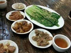 各式点心与青菜-品香排骨饭(羊官路店)
