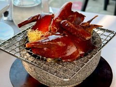 招牌脆皮乳鸽-悦轩中餐厅·高空江景·杭州柏悦酒店