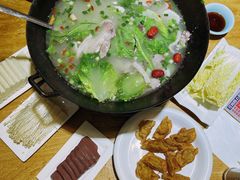 右拐招牌羊杂汤-茸梅路右拐龙虾-农家菜(松江店)