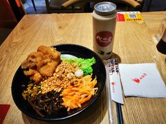 -粉探营螺蛳粉(长宁龙之梦店)