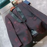 某某某主持人定制的西服已到