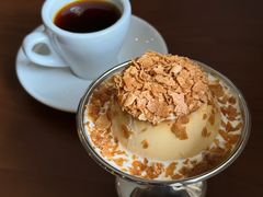-Café Monson