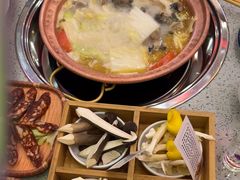 -阿婆情腊排骨火锅(金虹路店)