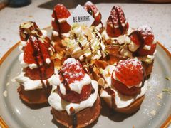 草莓忌廉华夫饼-BE BRIGHT KITCHEN(正佳广场店)