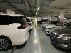 -龙阳广场-地下停车库