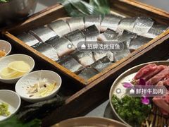 -围炉肉舍•炭烤活鳗•丹东海鲜烤肉(步行街店)