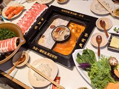 -老牌坊云南鱼豆花火锅(哈西万达店)