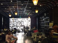 -钟书阁(松江泰晤士小镇店)