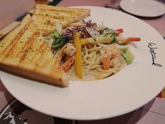 蒜香鲜虾奶油意面-遇见西木美式餐厅(体育路店)