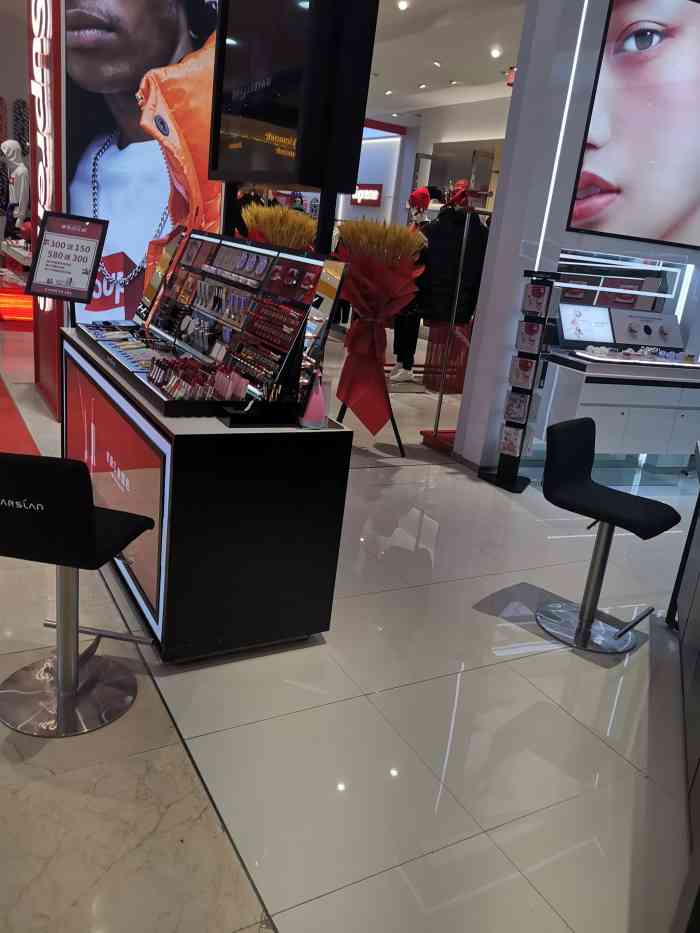 carslan卡姿兰-"这家专柜在中山大道大洋百货一楼,店面不算.