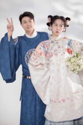 -都市丽人婚纱摄影