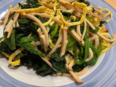 鸡蛋干拌菠菜-宏状元现熬粥·京味菜(三里河店)
