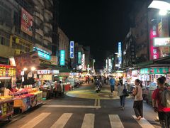 -六合夜市