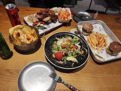 -HUZI虎滋精酿餐吧(京西大悦城店)