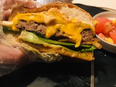 经典芝士汉堡-HIGH FIVE哈福手工汉堡(桂林路店)