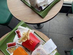-麦当劳(新天地得来速店)