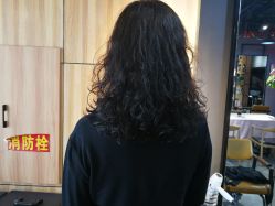 -MOVAN  HAIR莫凡匠人发型屋