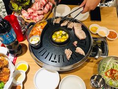 -江南猪肉商会无限续吃(弘大店)