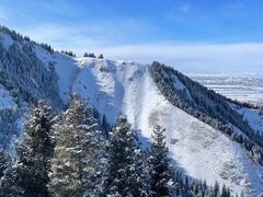 -丝绸之路山地度假区滑雪场