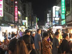 -六合夜市