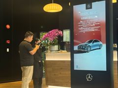 -奔驰上海利星(七宝店)