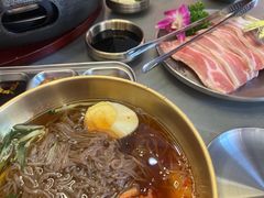-围炉肉舍•炭烤活鳗•丹东海鲜烤肉(步行街店)