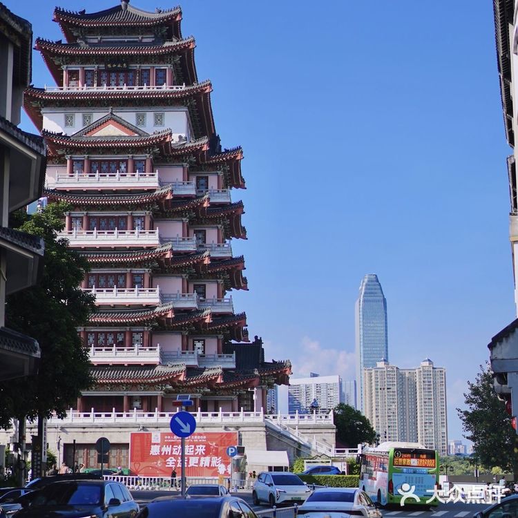 店里主打 杨枝甘露 新鲜水果现切每一口都是健康味道