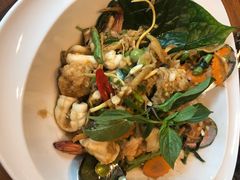 -Chom Cafe and Restaurant