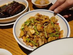 白辣椒炒肥肠-爱碗亭·鲜炒湖南菜(壹城中心店)