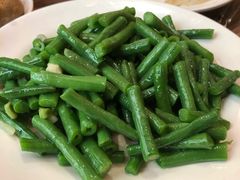 凉拌豇豆-清真吴记门钉肉饼·喜多利