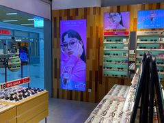 -LOOK眼镜·蔡司依视路配镜(宝山万达店)