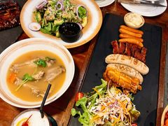 香肠拼盘-Naughty Nuri’s Phuket