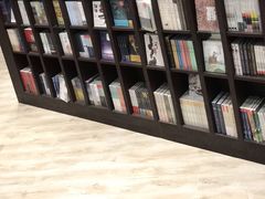 -钟书阁(群光广场店)