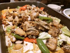 特色炭烧牛蛙(鸡汁菌菇味)-辣得叫湘菜(四明店)