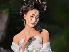 -翩若国风汉服体验馆