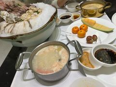 -红鼎豆捞·非遗鲍皇汤火锅(宝丰路店)