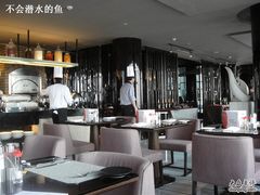 -唐拉雅秀酒店-西锦汇空中BBQ·思创餐厅