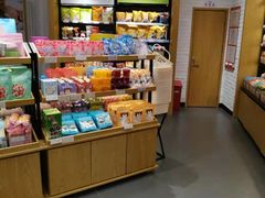 零售区-良品铺子(五角场万达店)