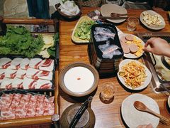 -吴氏老牌坊云南鱼豆花火锅店(通江街店)