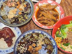 -爆炸头阿姨小四川正宗川味小吃(无任何分店)