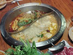 -东巴婆婆云南鱼豆花火锅(大东门店)
