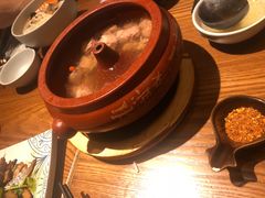 -云海肴·汽锅鸡·云南菜(天山百盛优客店)