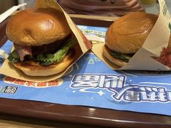 安格斯牛肉芝士堡-魏家凉皮(梨园店)